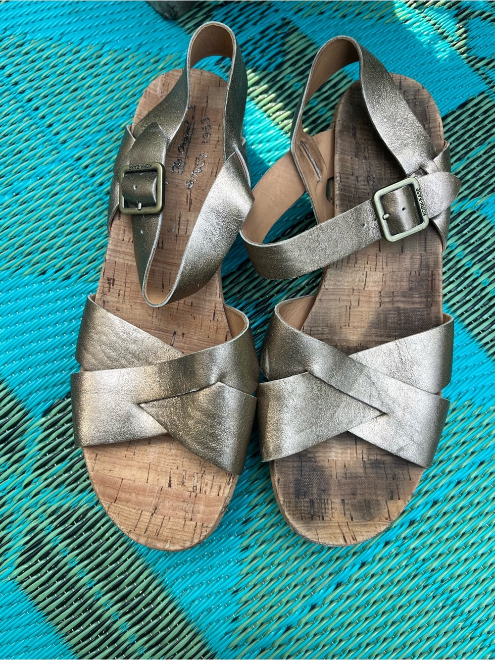 Kork -Ease gold sandals